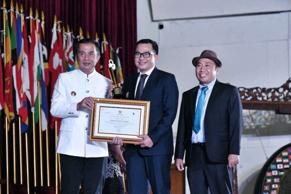 Bey Ungkap Pentingnya Masyarakat Terima Manfaat Keterbukaan Informasi Publik