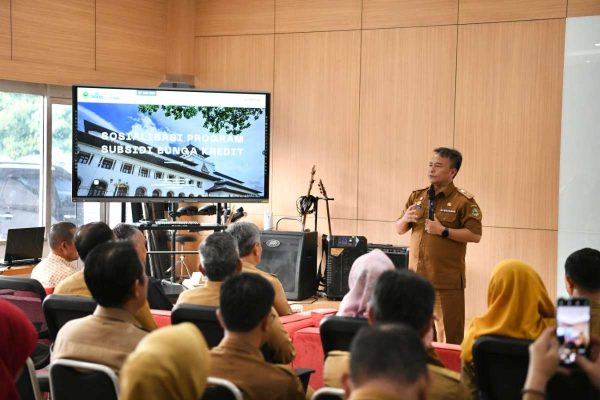 Sekda Herman Sosialisasi Kredit Jabar Caang untuk Wanita Pengusaha