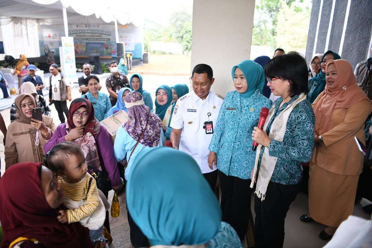TP PKK Jabar dan Pusat Tinjau Gerakan Pasar Murah, Dukung Penyediaan Pangan bagi Keluarga