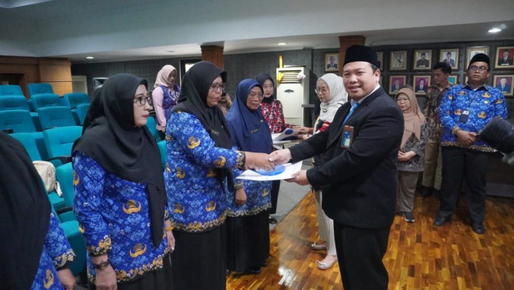 Dadi Ahmad Roswandi Lantik Petugas Lapangan untuk Sukseskan Quick Wins Kemendukbangga