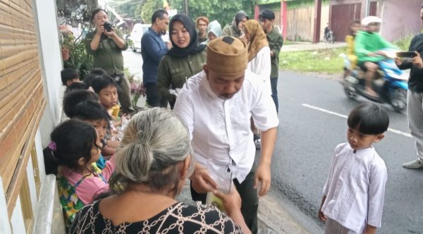 PT Asas Kota Banjar Bagikan Ratusan Paket Takjil